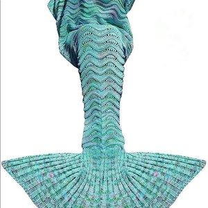 Turquoise Mermaid Tail Blanket